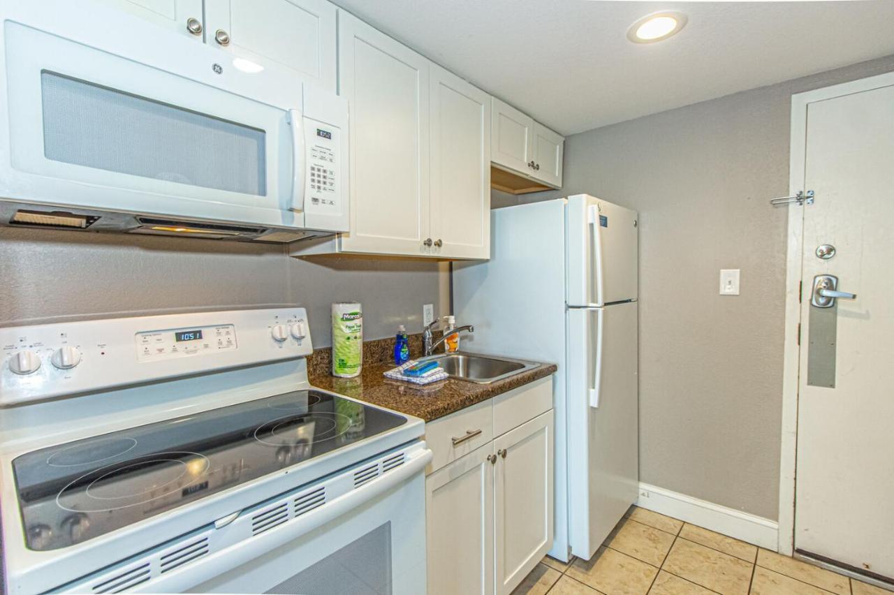 Ocean View King Suite With Modern Decor And Accents - Caravelle Resort 605 Sleeps 4 Guests Myrtle Beach Zewnętrze zdjęcie