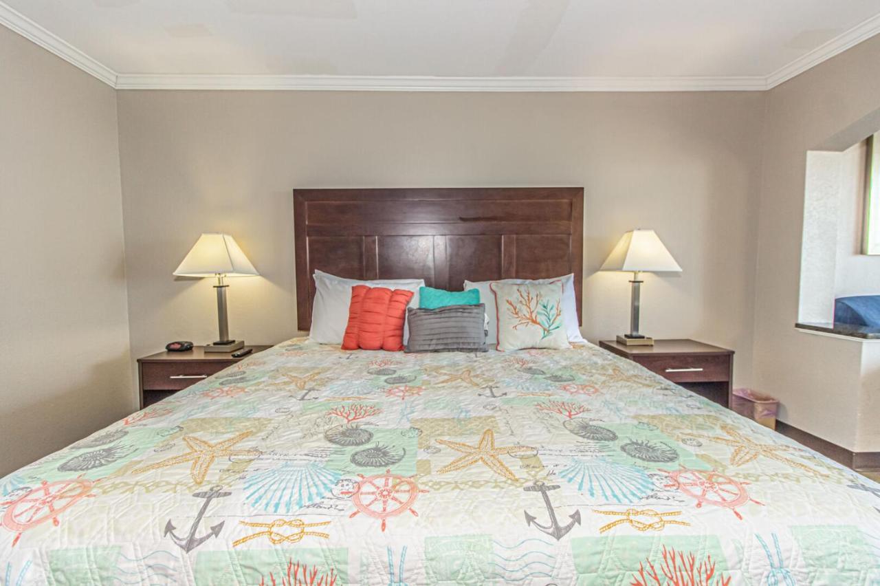 Ocean View King Suite With Modern Decor And Accents - Caravelle Resort 605 Sleeps 4 Guests Myrtle Beach Zewnętrze zdjęcie